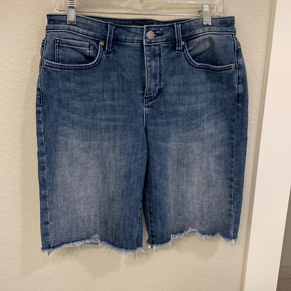 NYDJ boyfriend denim shorts size 6